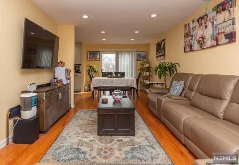70 River Rd #D8, Clifton, NJ 07014