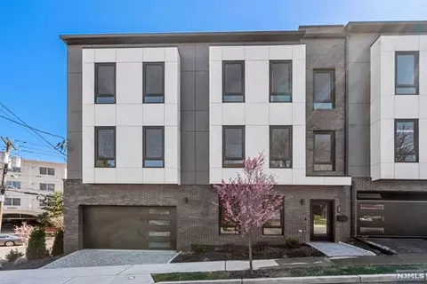 580 Kearney Ave #580, Cliffside Park, NJ 07010