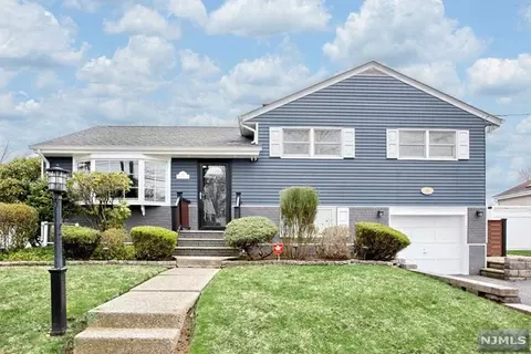 19 Pearl St, Dumont, NJ 07628