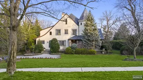 233 Highland Ave, Ridgewood, NJ 07450