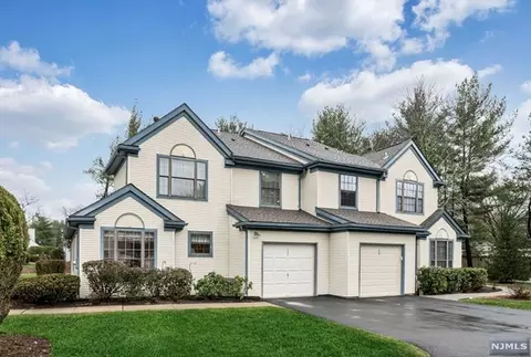 107 Suleski Ct, Mahwah, NJ 07430