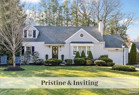 210 Gateway Rd, Ridgewood, NJ 07450