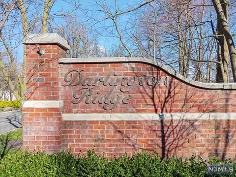 1083 Ash Dr, Mahwah, NJ 07430