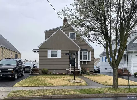 24 Carlyle Ct, Carlstadt, NJ 07072