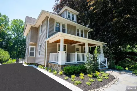 228 Miller Rd, Mahwah, NJ 07430