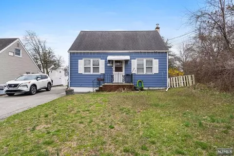 120 Riverdale Rd, Pompton Lakes, NJ 07442