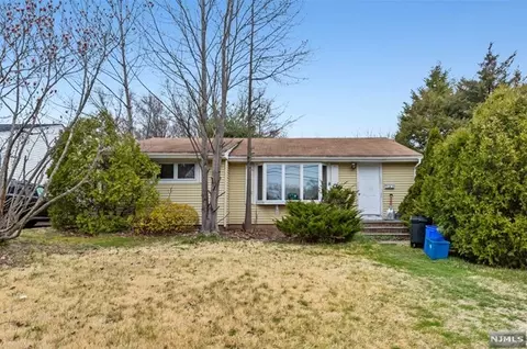 122 Ackerman Ave, Emerson, NJ 07630