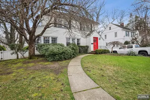 178 Holland Ave, New Milford, NJ 07646