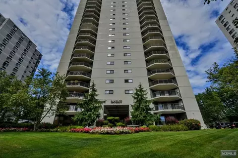 245 Prospect Ave #20D, Hackensack, NJ 07601