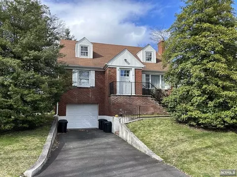 27 Ravine Dr, Hawthorne, NJ 07506