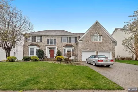 507 Stonewall Ct, Wyckoff, NJ 07481
