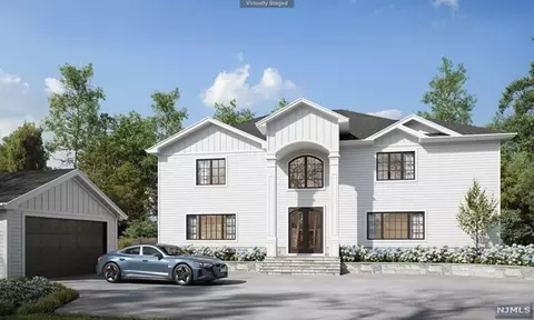 7 Westminster Ct, Montvale, NJ 07645