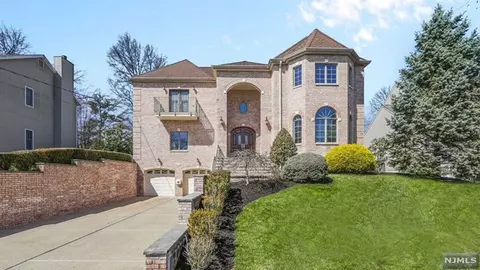 679 5th Ave, River Edge, NJ 07661