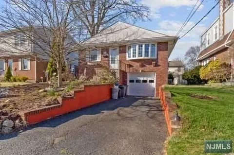 300 Manhattan Ter, Dumont, NJ 07628