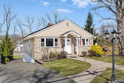 57 Ferndale Rd, North Caldwell, NJ 07006
