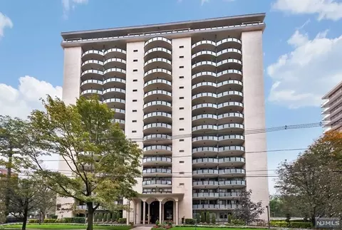 125 Prospect Ave #6E, Hackensack, NJ 07601