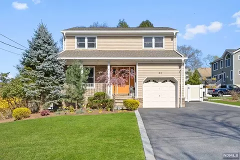 33 Guy St, Harrington Park, NJ 07640