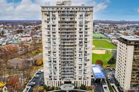 160 Overlook Ave #5E1, Hackensack, NJ 07601