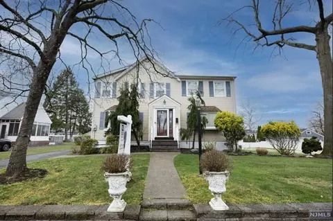 86 Highland Ave, Emerson, NJ 07630