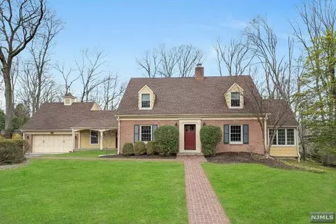 155 Grandview Ave, North Caldwell, NJ 07006