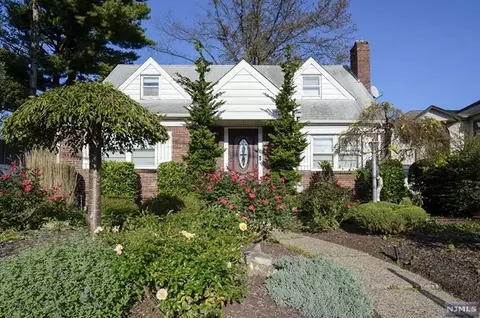 5-17 River Rd, Fair Lawn, NJ 07410