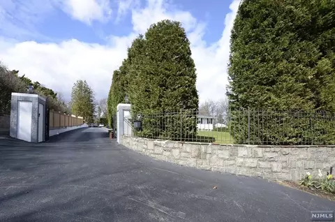 279 Rea Avenue Ext, Hawthorne, NJ 07506