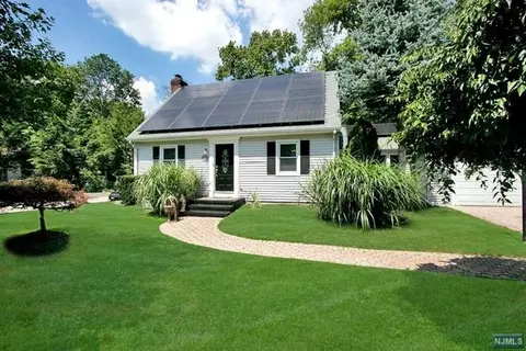 66 Clinton Ave, Hillsdale, NJ 07642