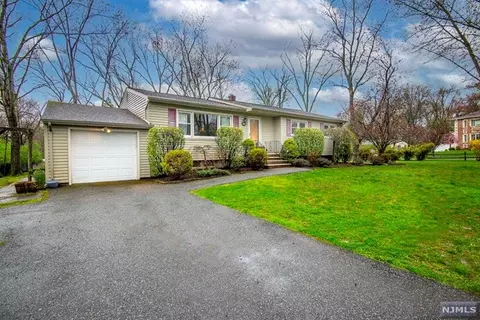 708 Chestnut St, Township Of Washington, NJ 07676