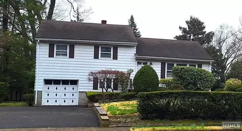 663 Forest Ave, Paramus, NJ 07652
