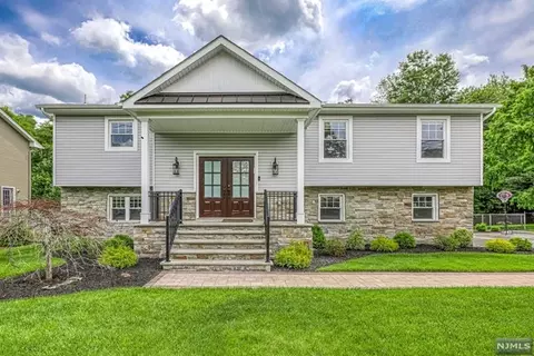 278 E Crescent Ave, Ramsey, NJ 07446