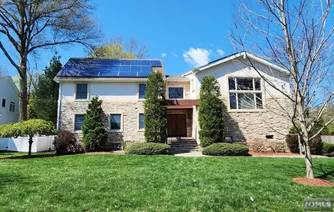 68 Everett St, Closter, NJ 07624