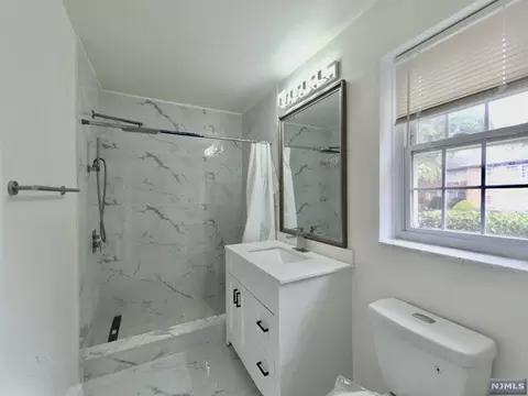 206 Main St #24A, Millburn, NJ 07041