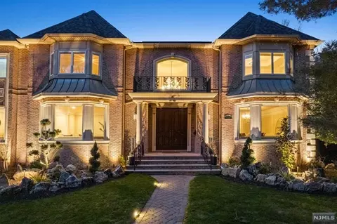 11 N Star Rd, Closter, NJ 07624