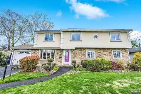 255 Valley Rd, River Edge, NJ 07661