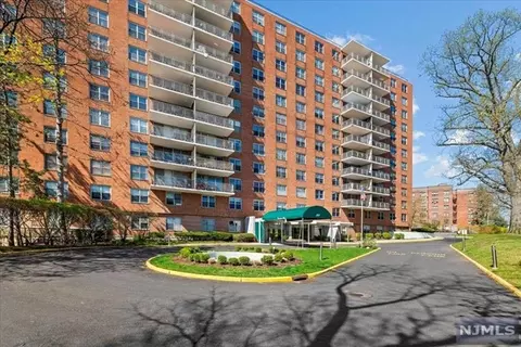 301 Beech St #11J, Hackensack, NJ 07601