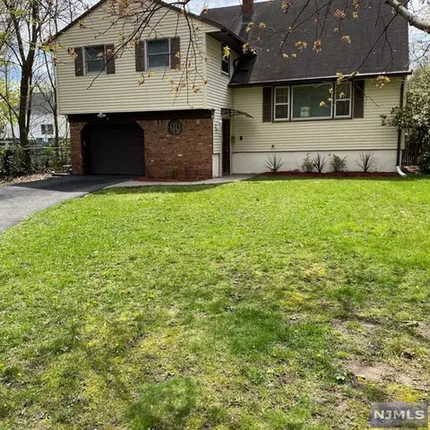 48 Legion Pl, Paramus, NJ 07652