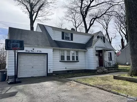 34-02 Lenox Dr, Fair Lawn, NJ 07410