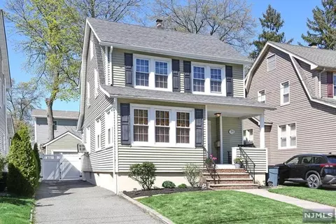 344 New Milford Ave, Dumont, NJ 07628