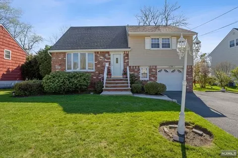 49 Crescent St, Rochelle Park, NJ 07662