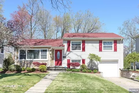 216 Adams Ave, River Edge, NJ 07661