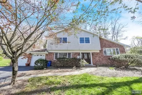 617 Brookside Ave, Allendale, NJ 07401
