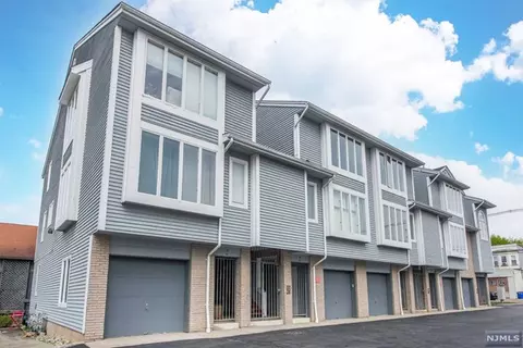 109-111 Stuyvesant Ave, Lyndhurst, NJ 07071