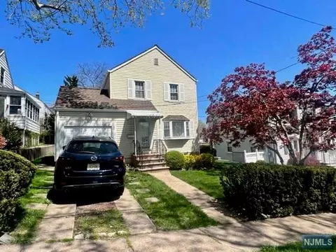 809 Elizabeth St, Ridgefield, NJ 07657