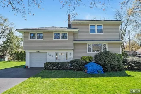 380 Elmwood Dr, Paramus, NJ 07652 photo 1