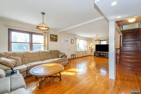 36-05 Van Duren Ave, Fair Lawn, NJ 07410