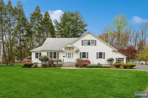 180 Island Rd, Mahwah, NJ 07430