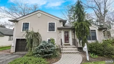 345 11th St, Cresskill, NJ 07626