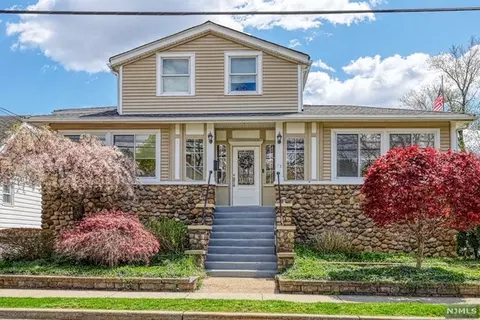 13 Wanamaker Ave, Waldwick, NJ 07463