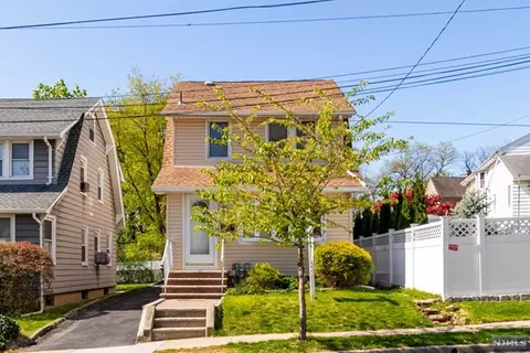 12 Nevins St, Rutherford, NJ 07070
