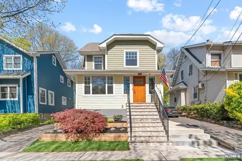 120 6th St, Ridgefield Park, NJ 07660
